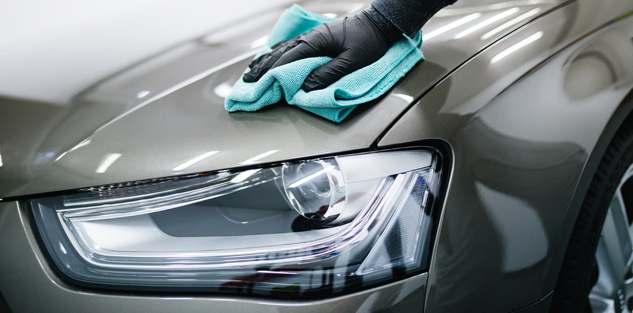 Pulizie di primavera auto: come pulire al meglio la propria vettura | UnipolRental Pulizie di primavera auto: come pulire al meglio la propria vettura | UnipolRental
